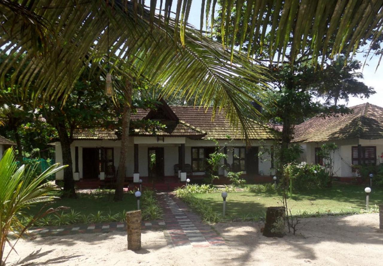 Marari SeaLap Beach Villas Mararikulam Bagian luar foto