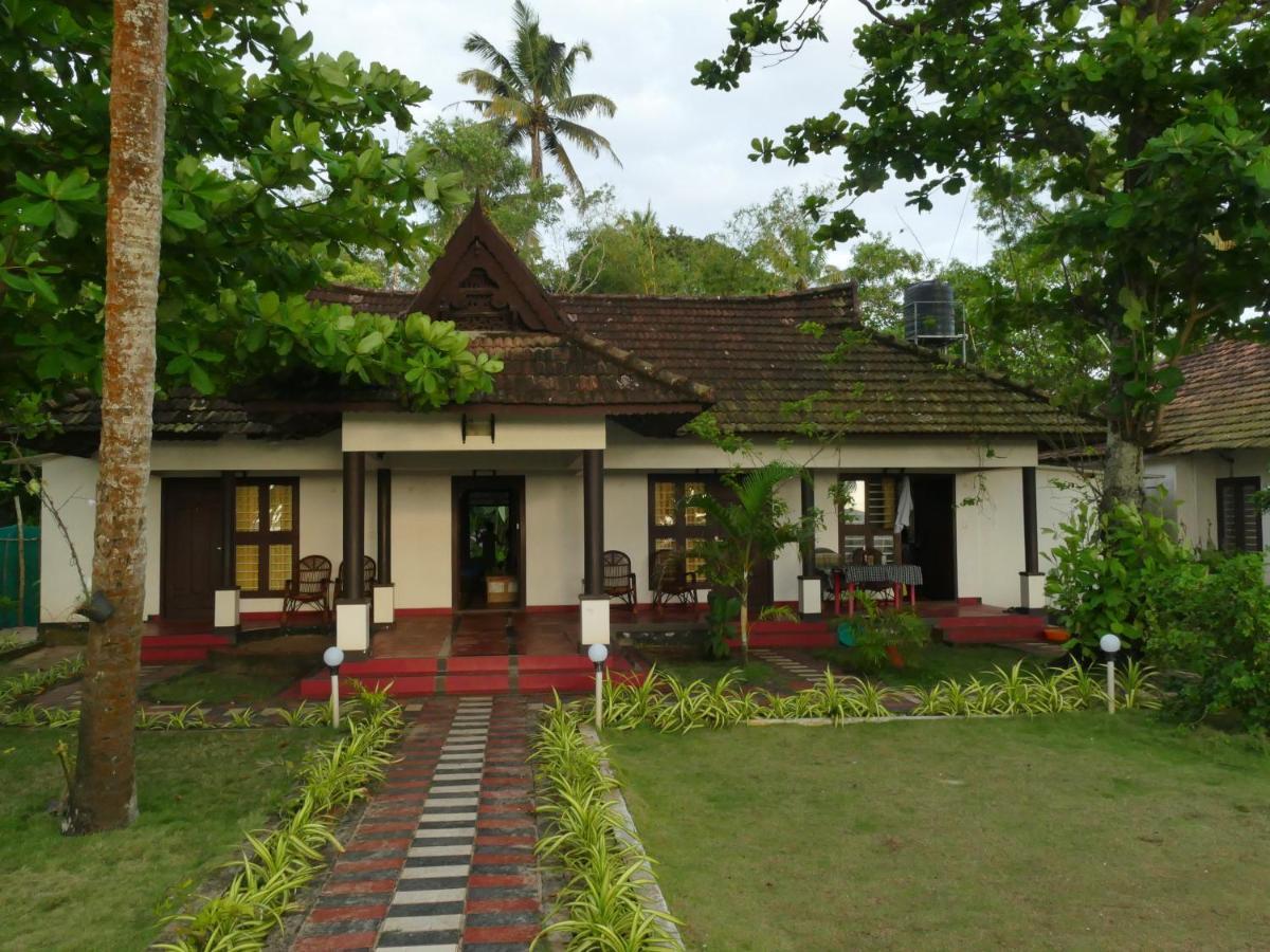 Marari SeaLap Beach Villas Mararikulam Bagian luar foto