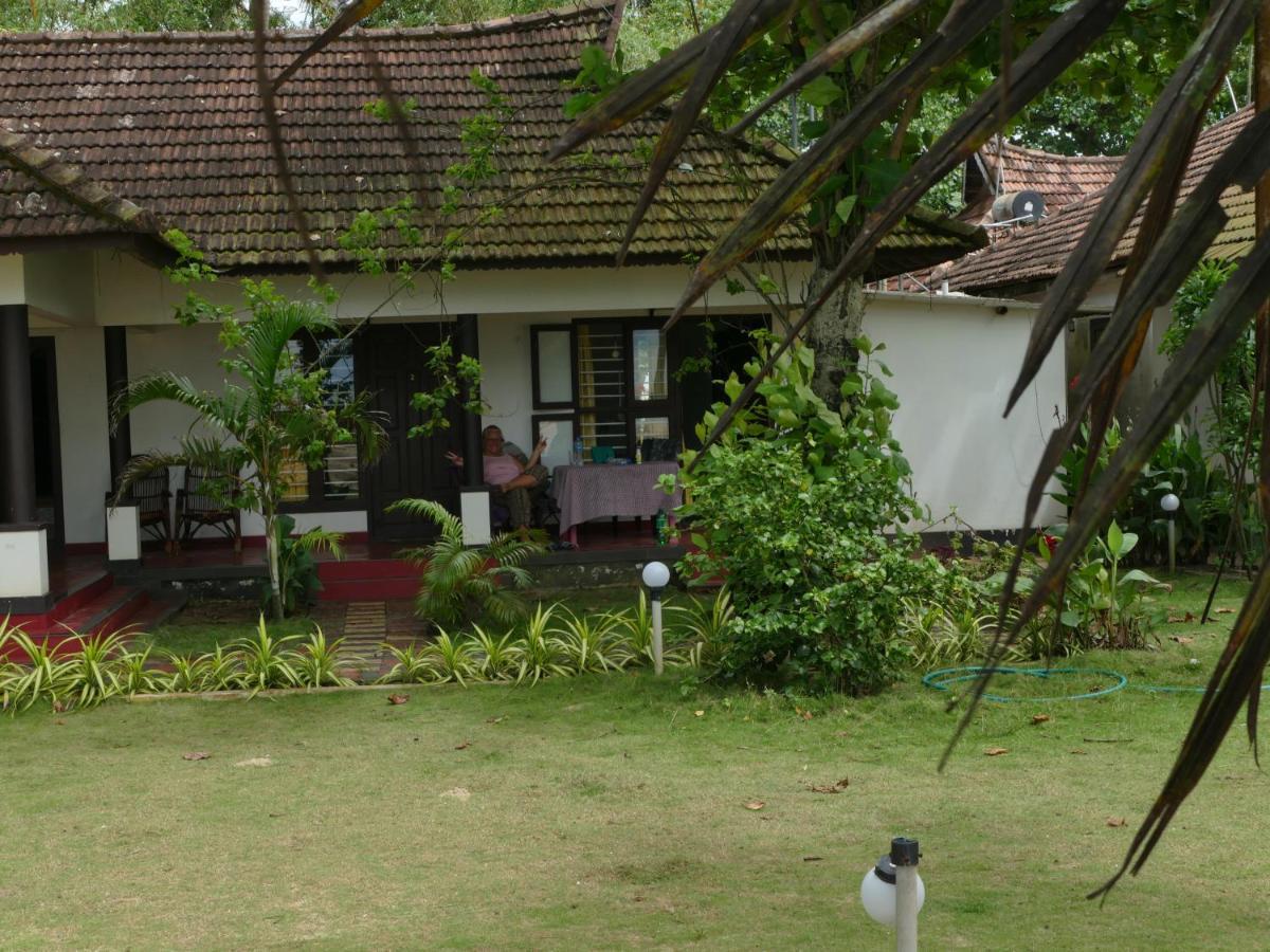 Marari SeaLap Beach Villas Mararikulam Bagian luar foto