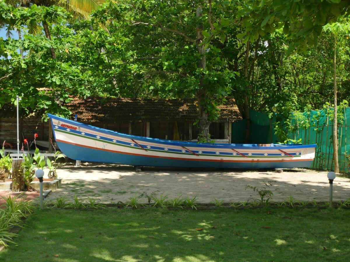Marari SeaLap Beach Villas Mararikulam Bagian luar foto
