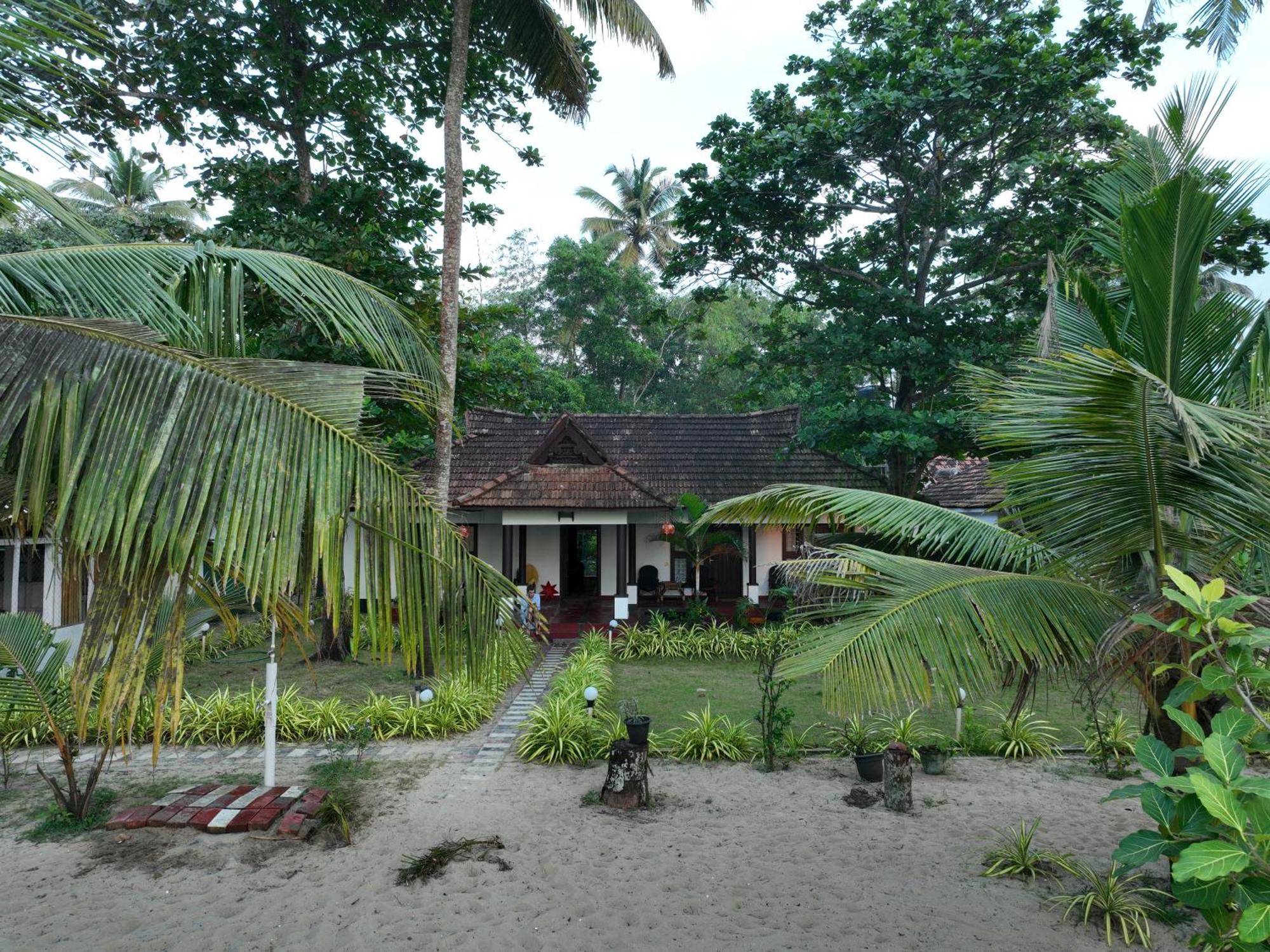 Marari SeaLap Beach Villas Mararikulam Bagian luar foto
