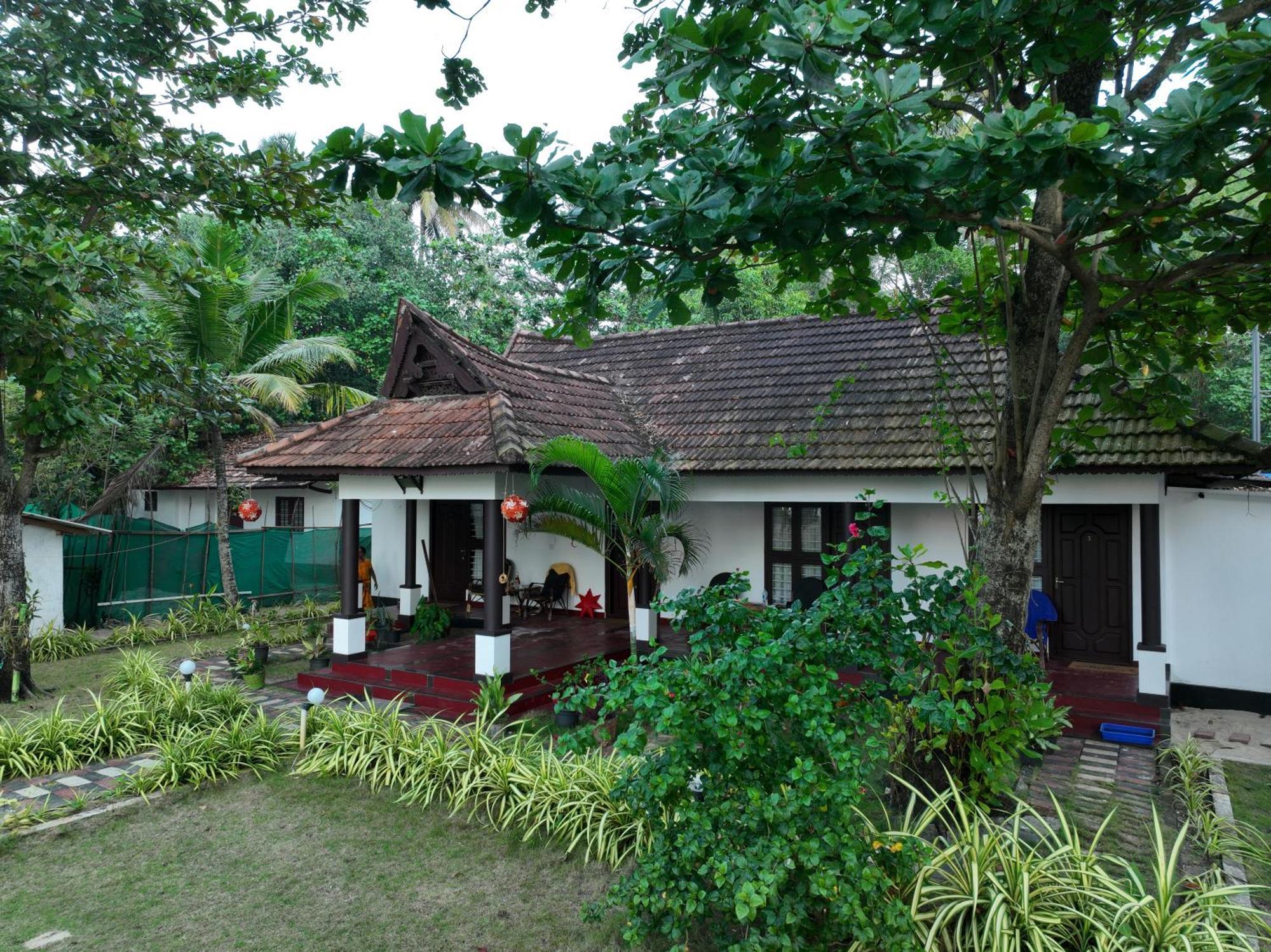 Marari SeaLap Beach Villas Mararikulam Bagian luar foto