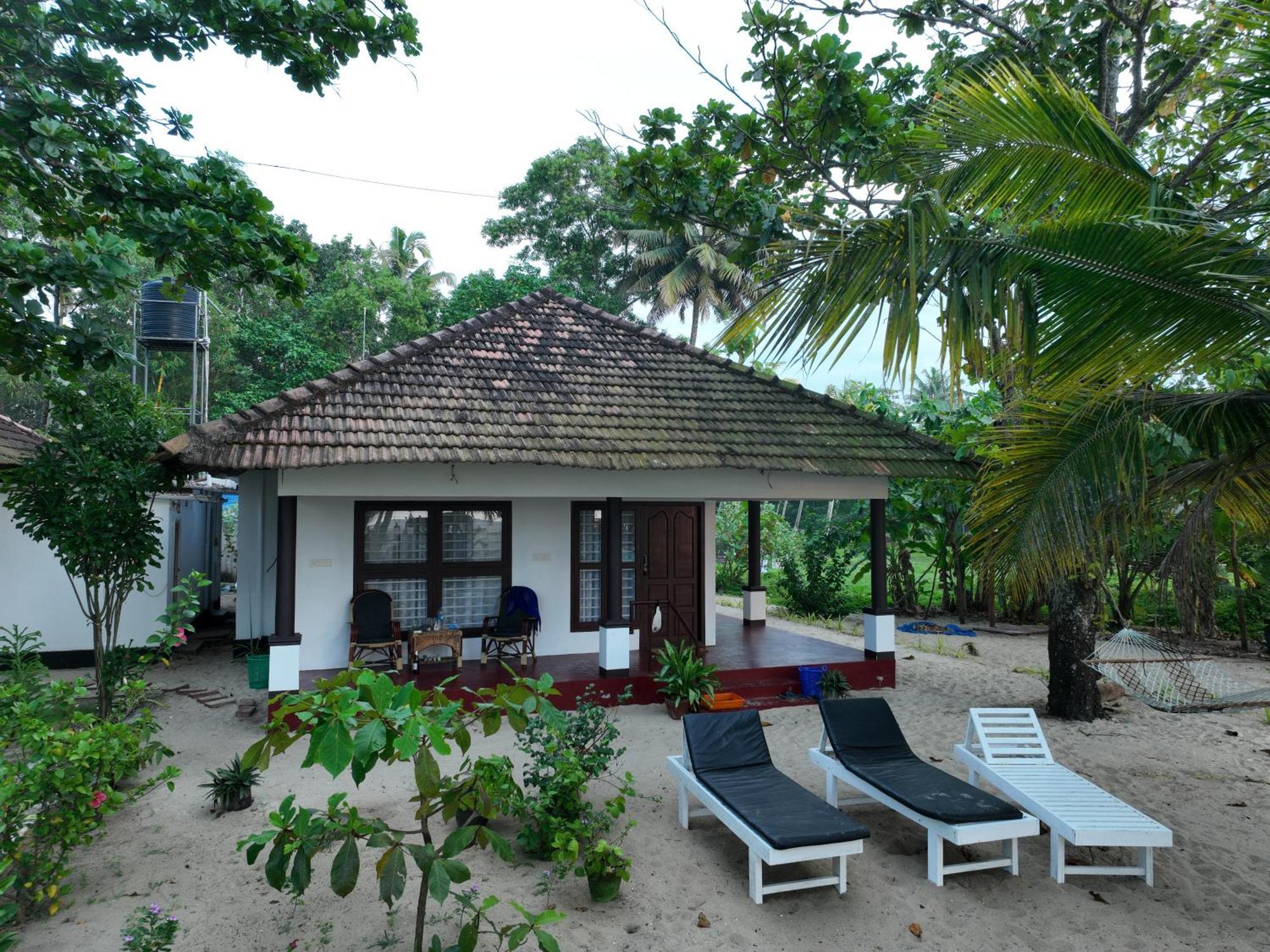 Marari SeaLap Beach Villas Mararikulam Bagian luar foto