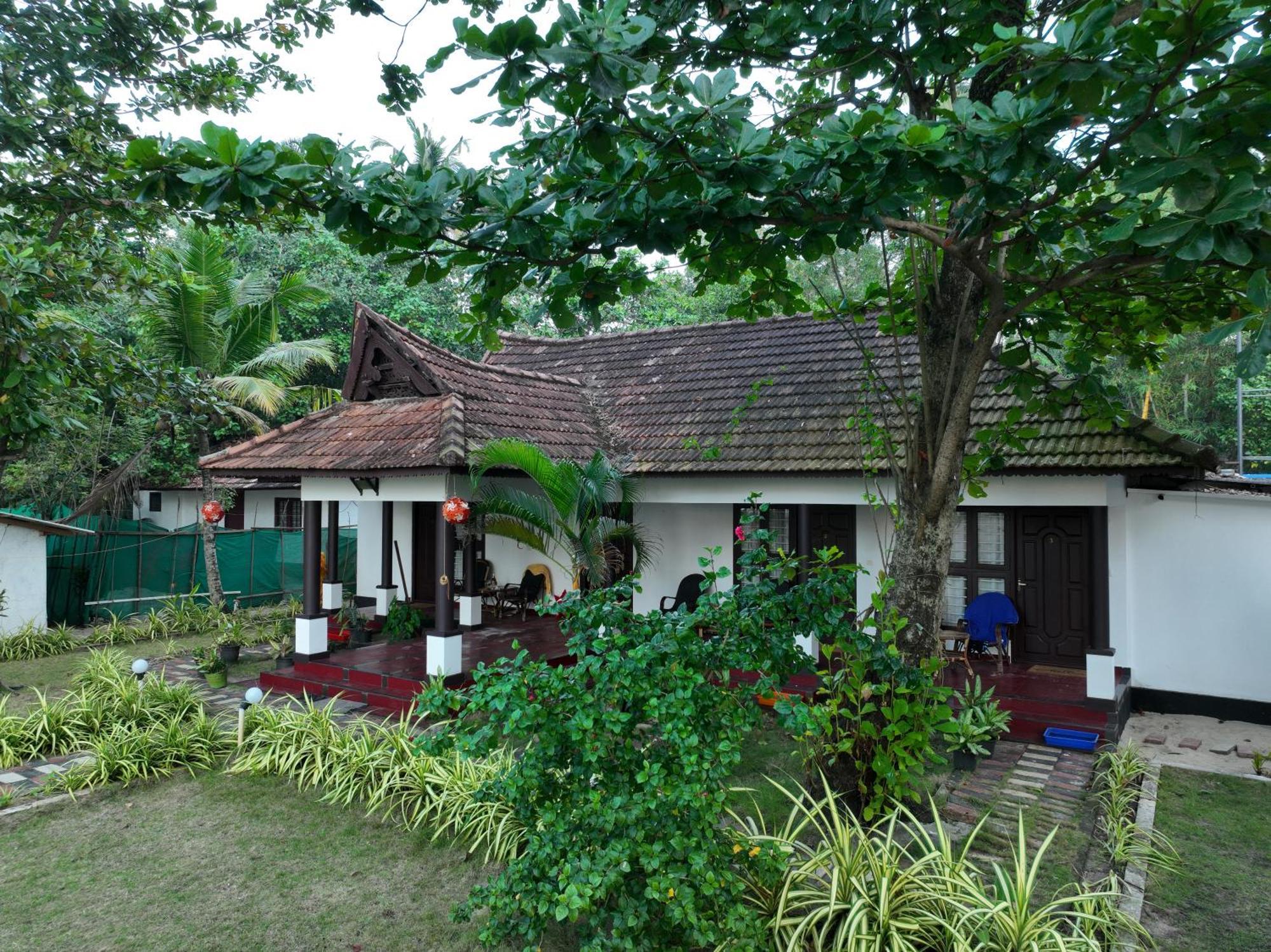 Marari SeaLap Beach Villas Mararikulam Bagian luar foto