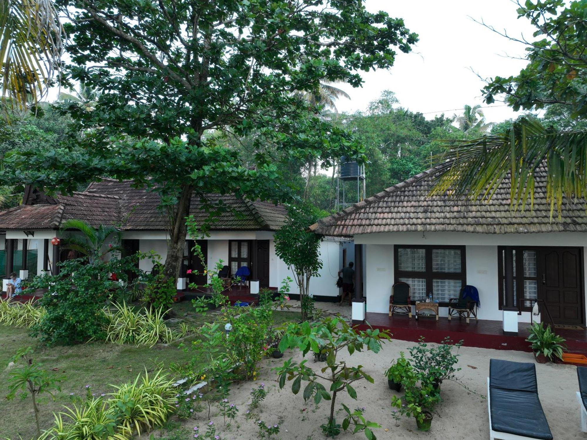 Marari SeaLap Beach Villas Mararikulam Bagian luar foto