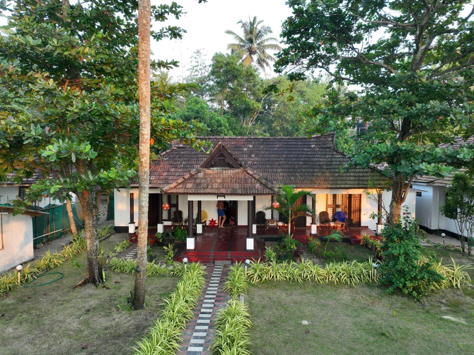 Marari SeaLap Beach Villas Mararikulam Bagian luar foto