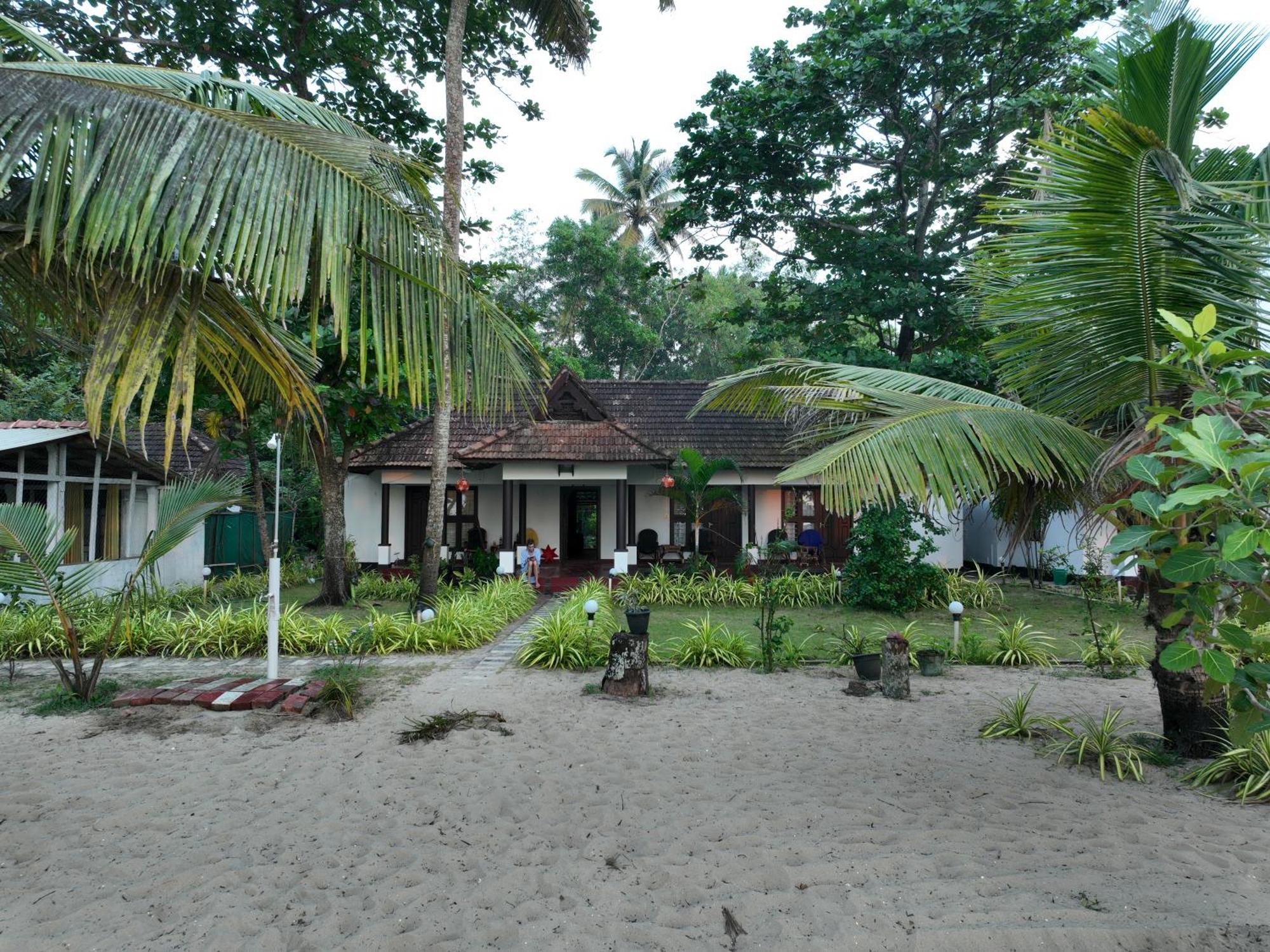 Marari SeaLap Beach Villas Mararikulam Bagian luar foto
