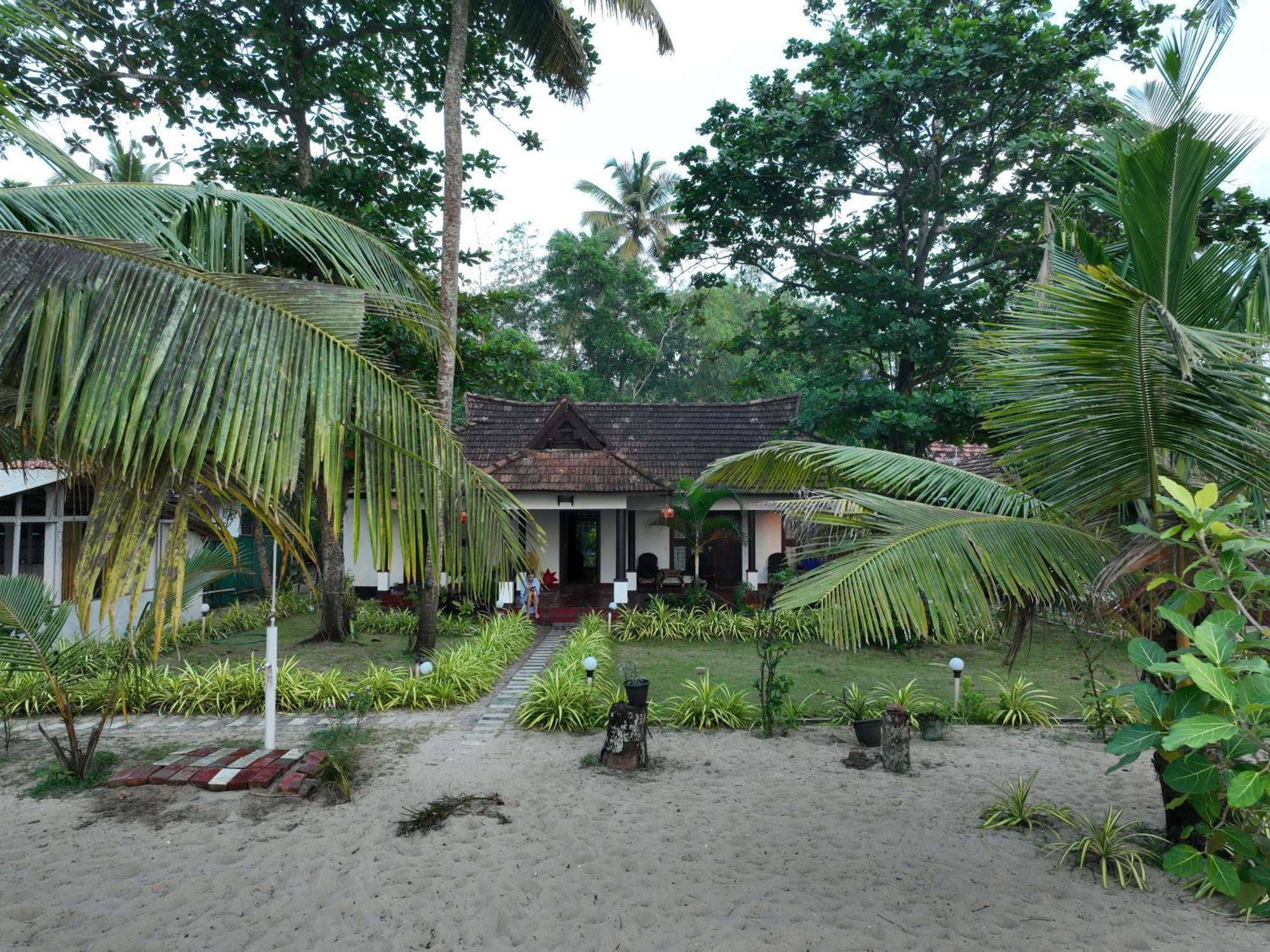 Marari SeaLap Beach Villas Mararikulam Bagian luar foto